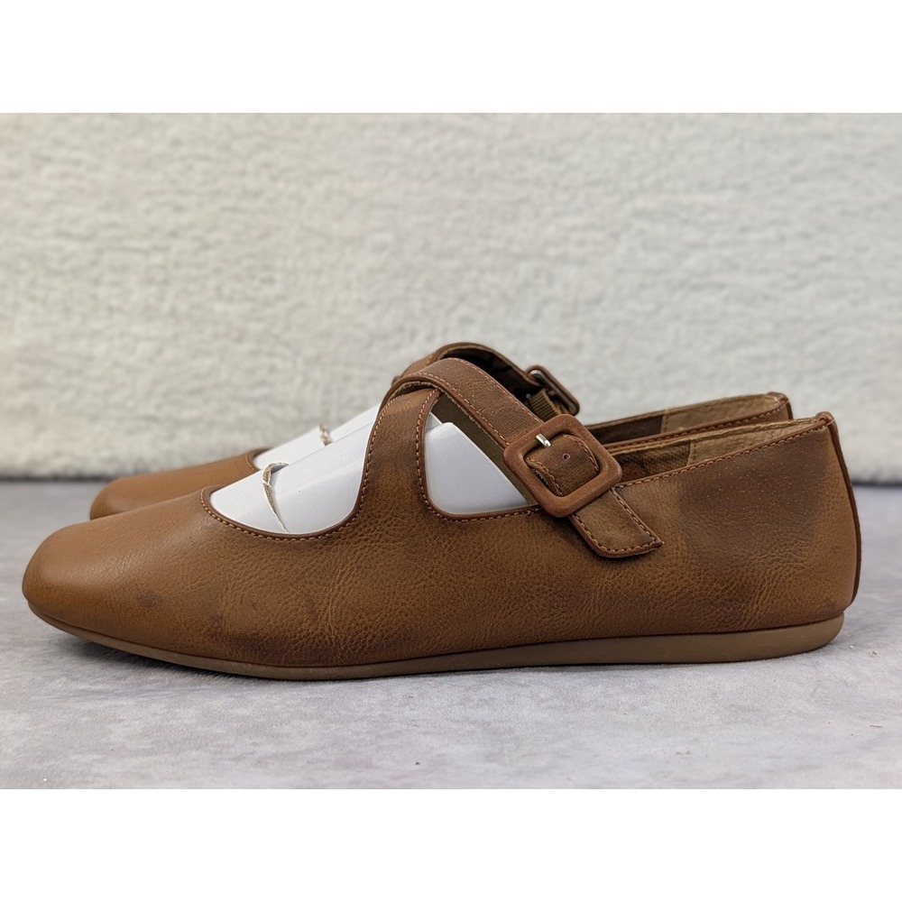 B.O.C. Born Concept Tan Brown Mary Jane Flats Cross Strap Womens 10M NWOB